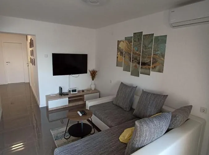 아파트 Beetlejuice 시베니크